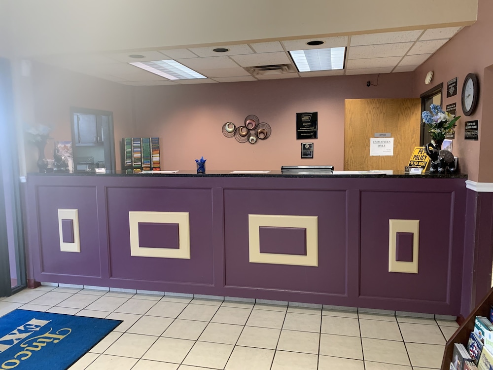 Lincoln Inn Express Hotel And Suites 3/28