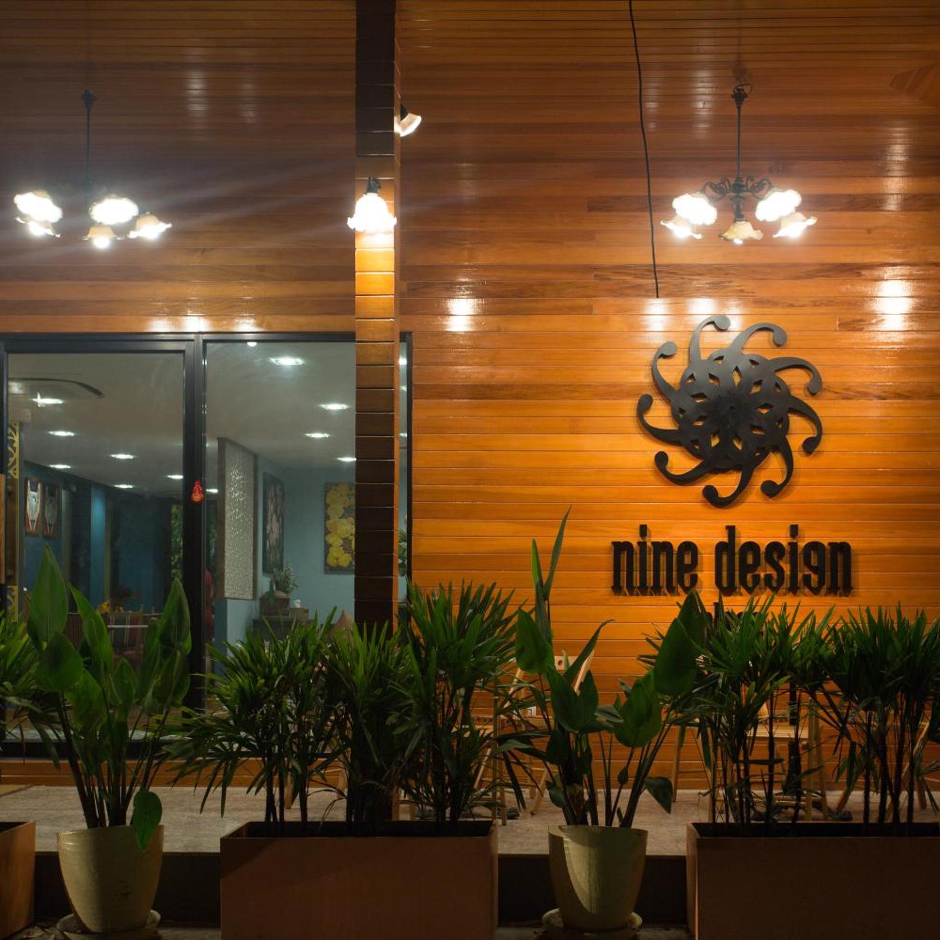 Nine Design Place 7/100
