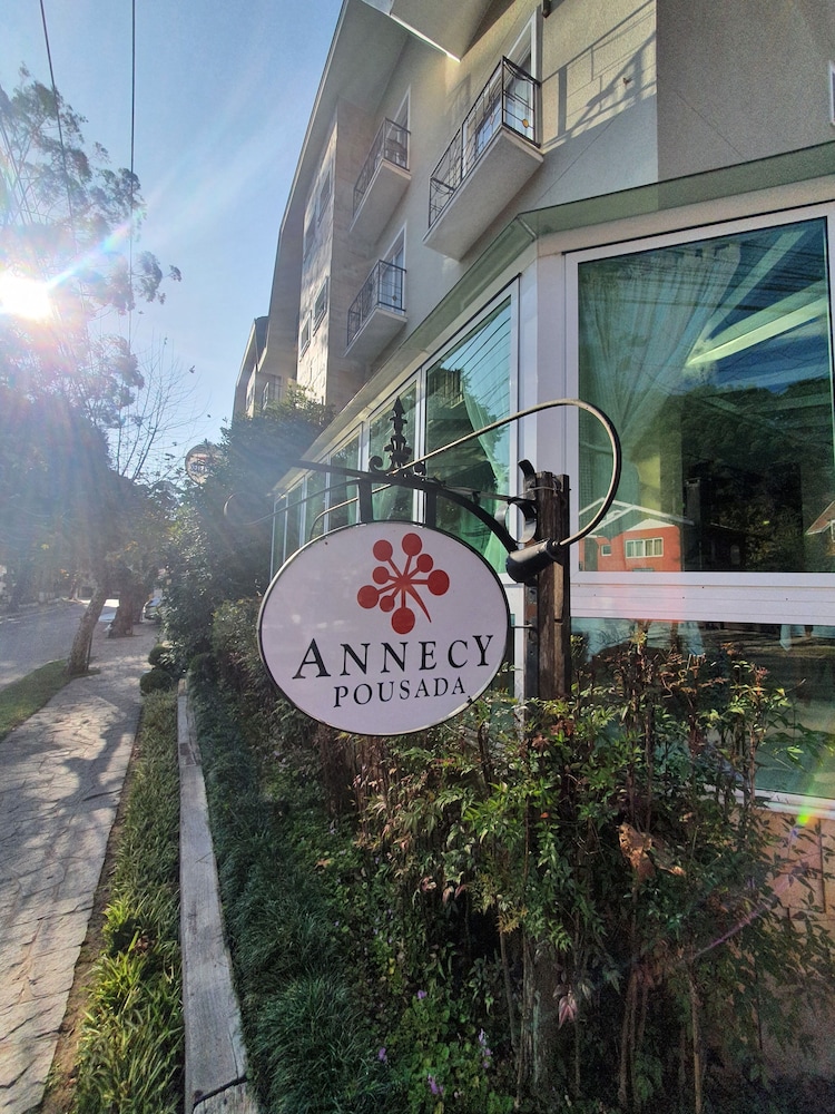 Annecy Pousada 6/50