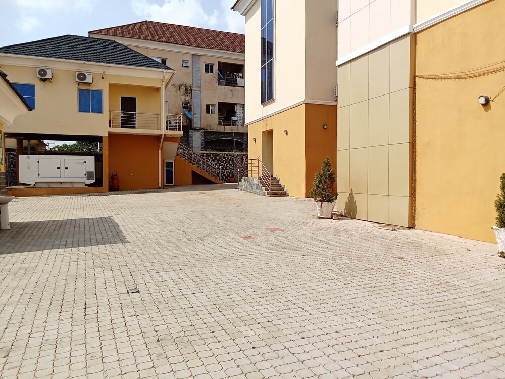 Degok Hotel 43/50