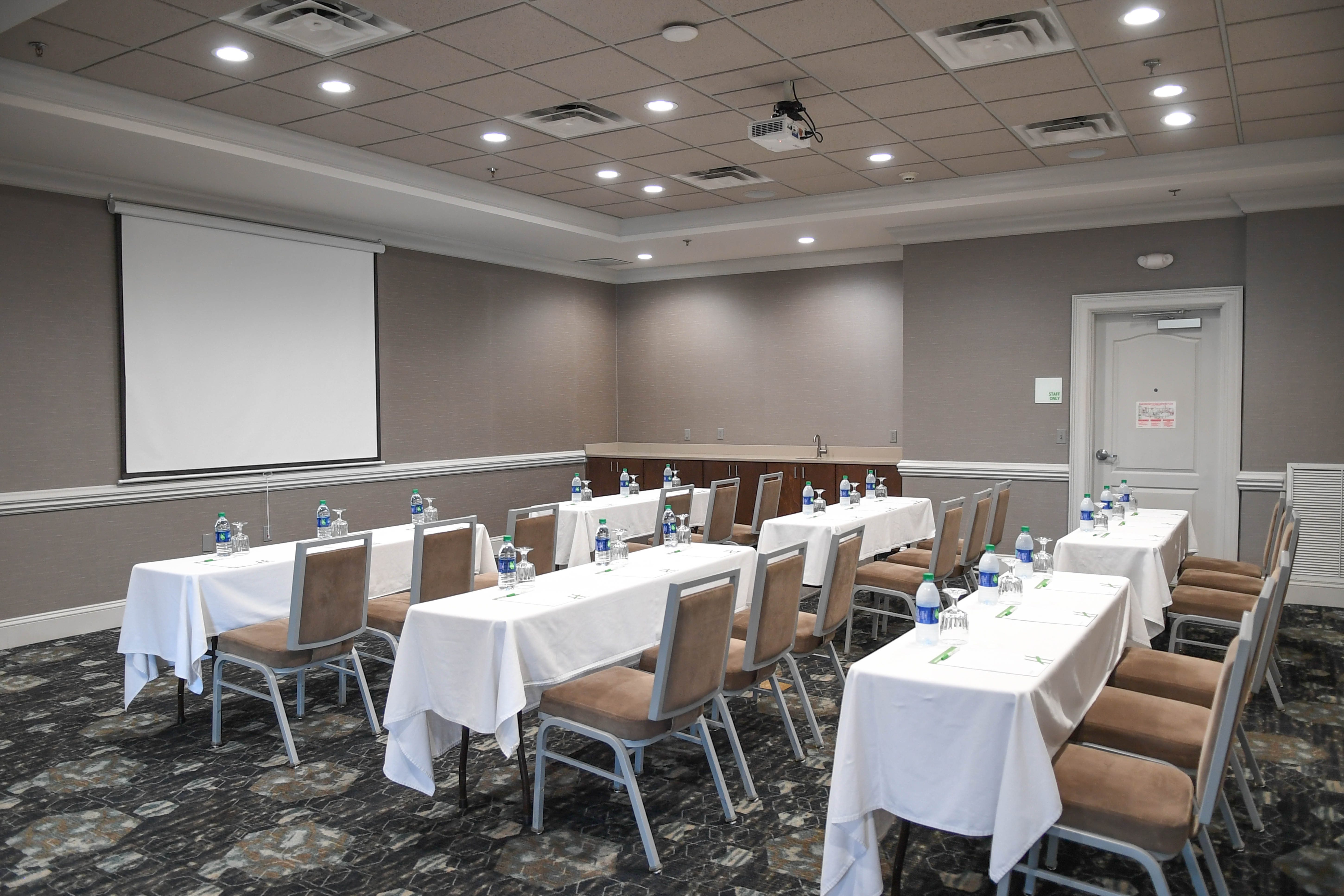 Holiday Inn Valdosta Conference Center 63/76