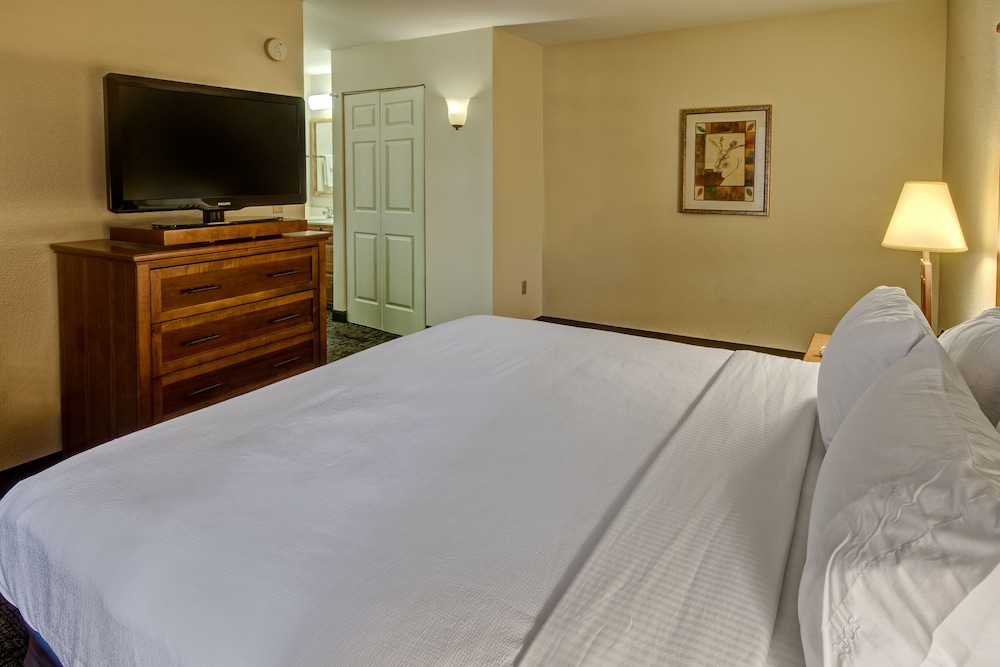 Staybridge Suites Denver - Cherry Creek 13/60