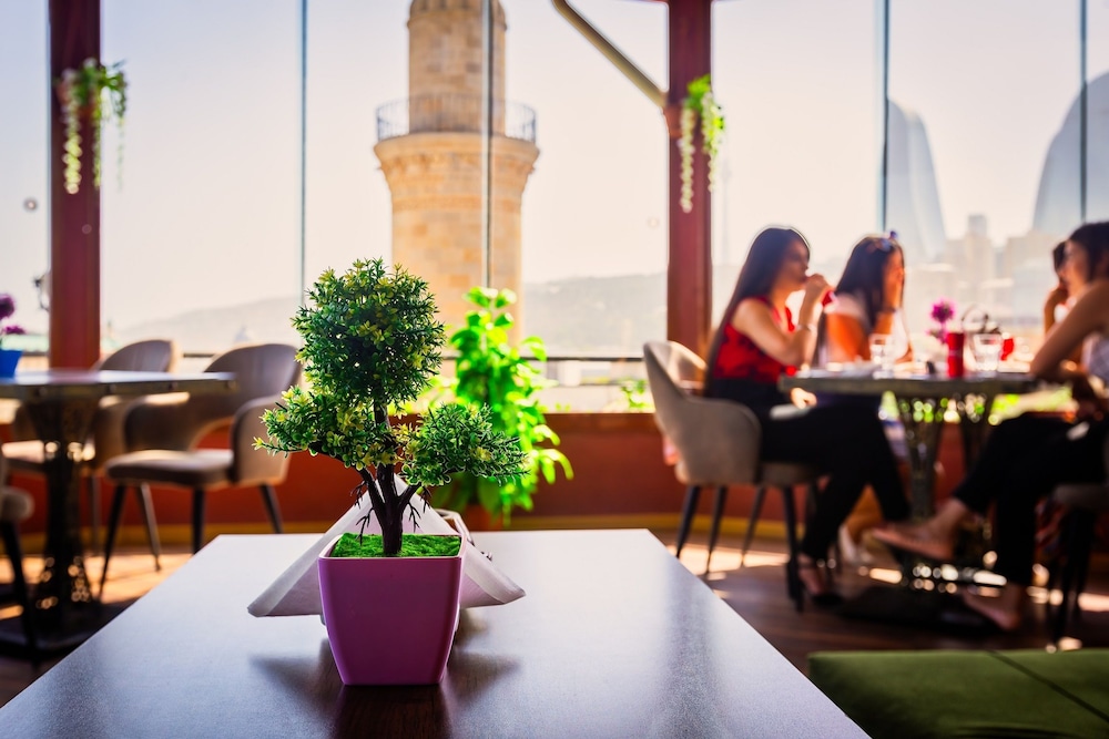 Iva Old City Hotel 44/50