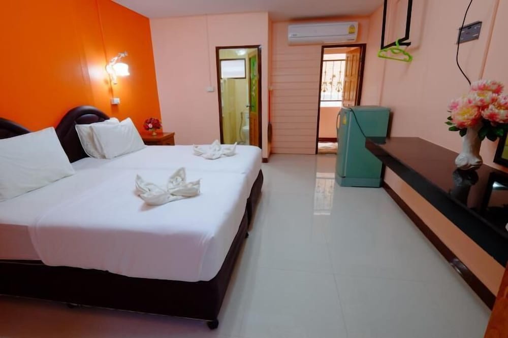 Jirawan Hotel 9/23