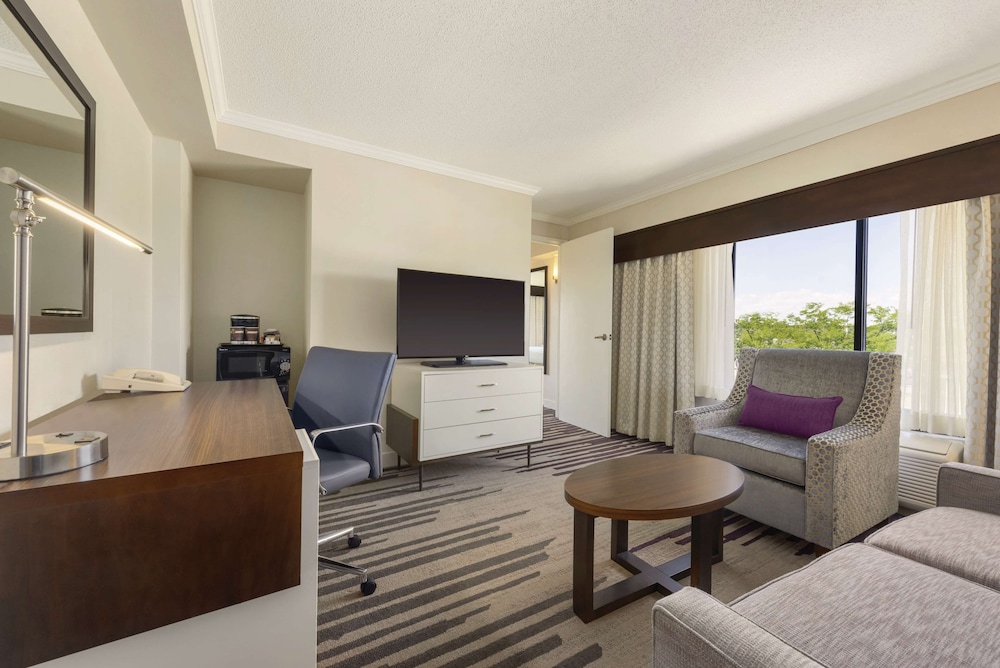 Doubletree By Hilton Milwaukee 29/58