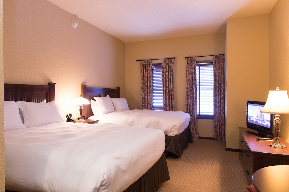 Chase On The Lake Resort Hotel 11/51