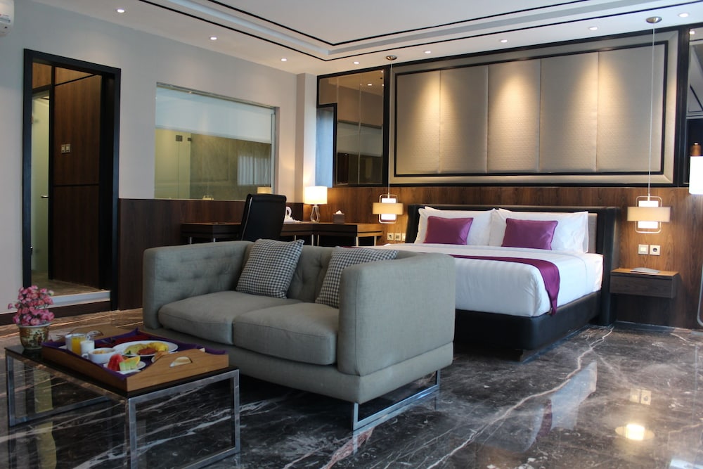 Shakti Hotel 35/50