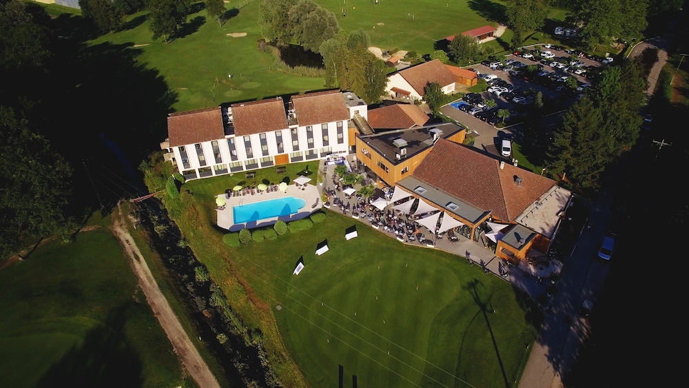 GOLF HOTEL DE GRENOBLE 44/53