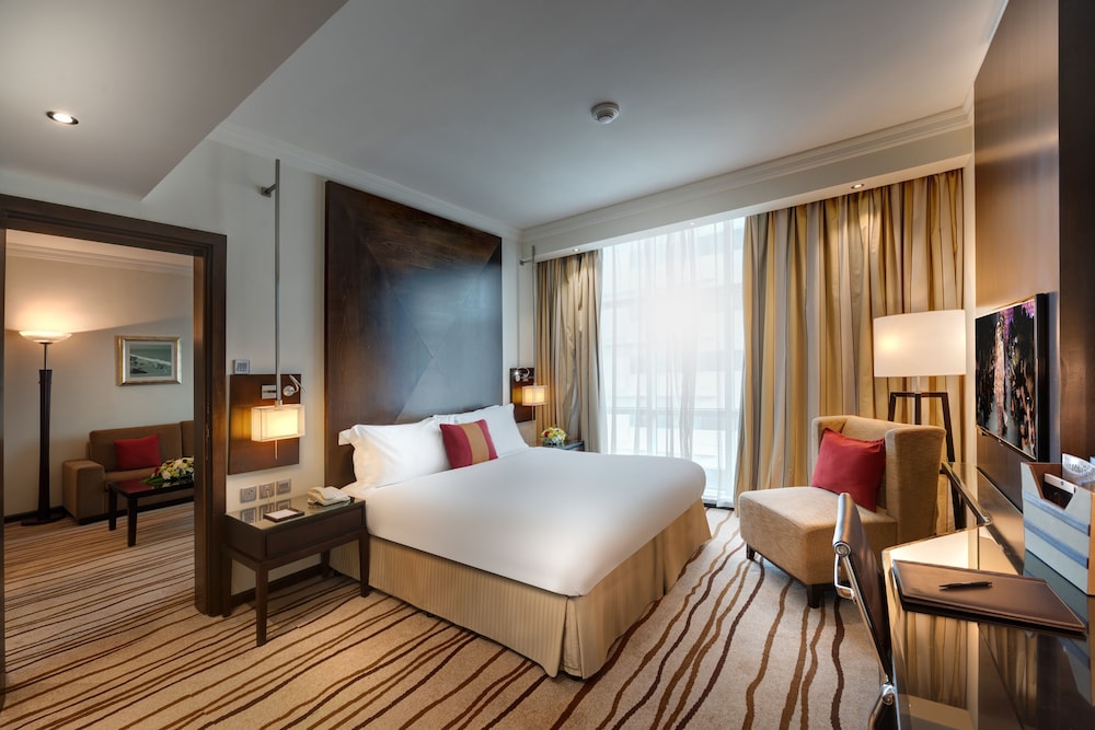 1 BEDROOM, FAMILY SUITE, KING AND TWIN BEDS