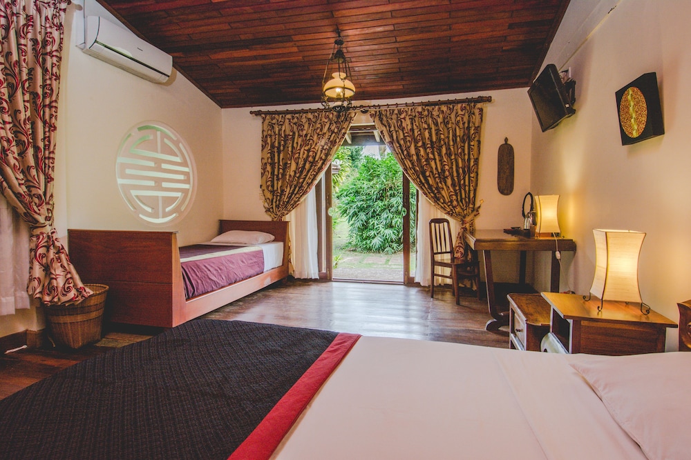 Terres Rouges Lodge 8/50