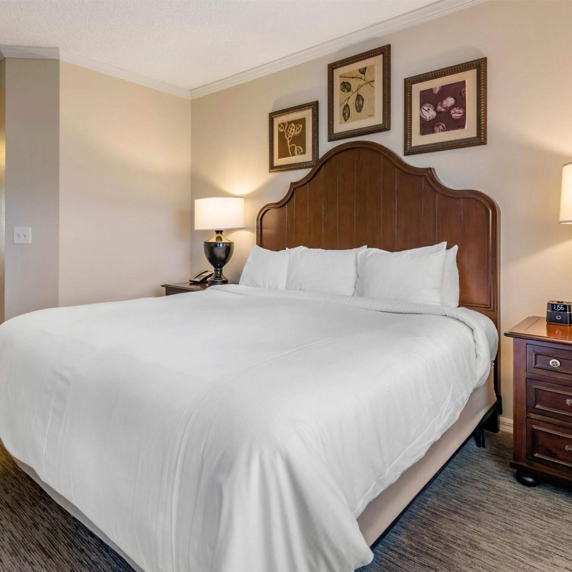 جناح ديلوكس بسرير كينج بغرفتي نوم مع أريكة، Hilton Vacation Club St. Augustine 4/5