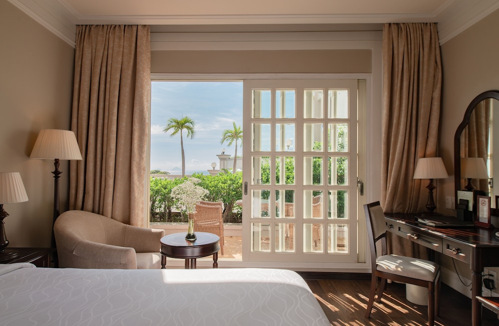 Sunrise Nha Trang Beach Hotel and Spa 51/78