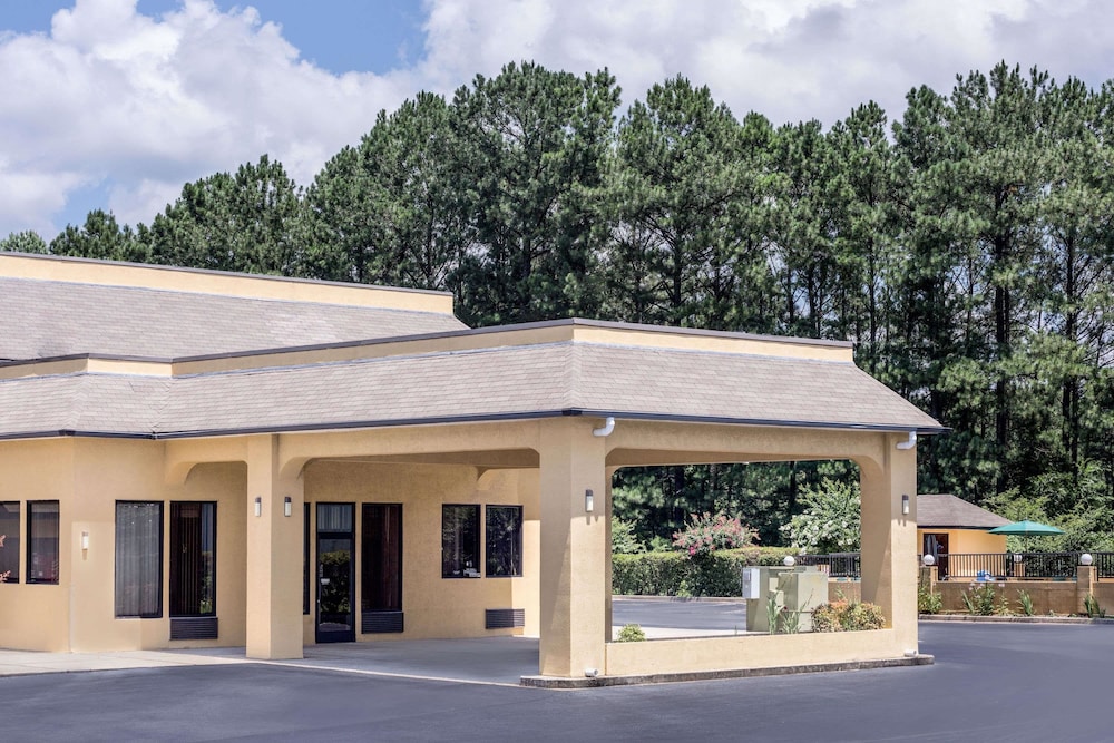 Days Inn By Wyndham Biscoe 1/17