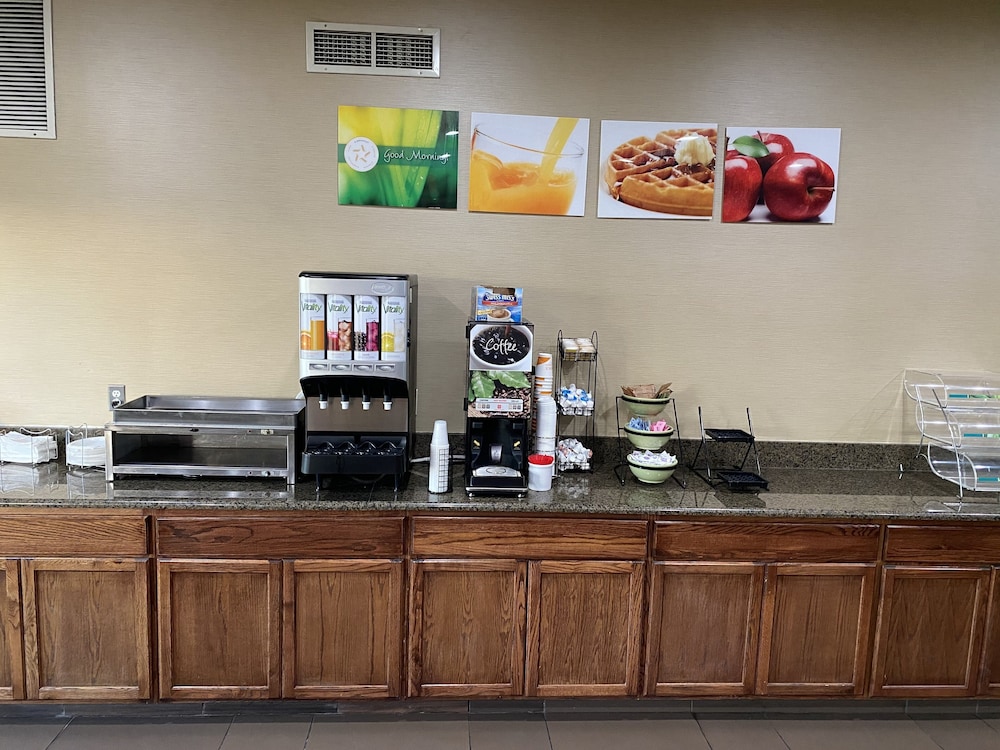 Quality Inn & Suites Bethany 13/19