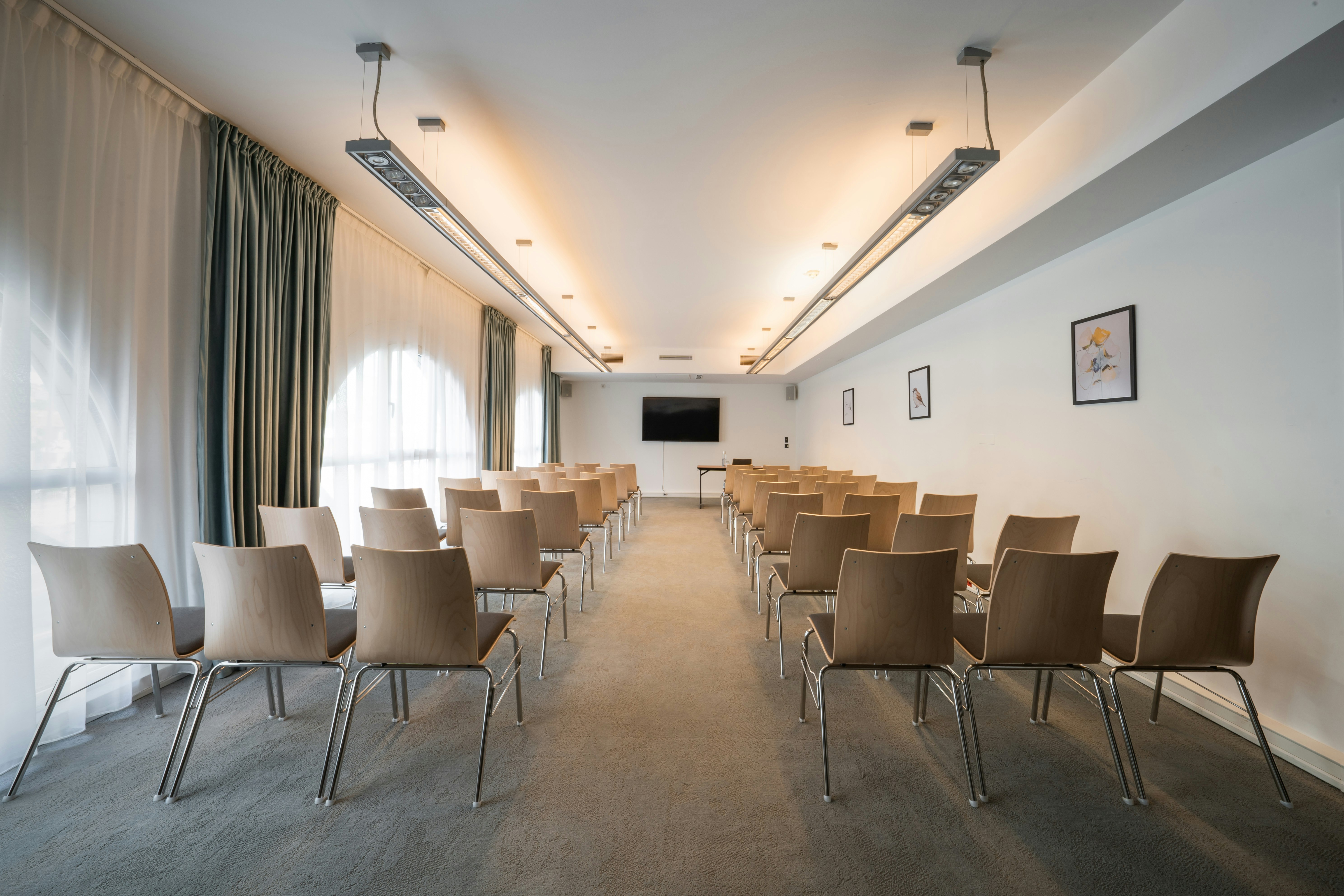 Voco Paris Montparnasse Ex Holiday Inn Paris Gare Montparnasse 56/64