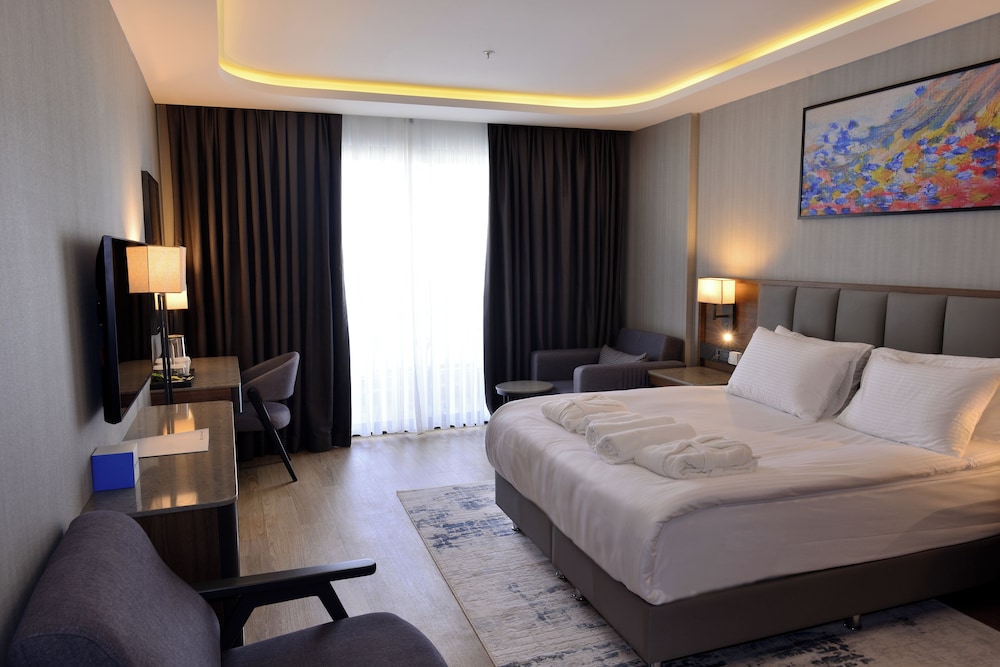 Azura World Hotel 10/46