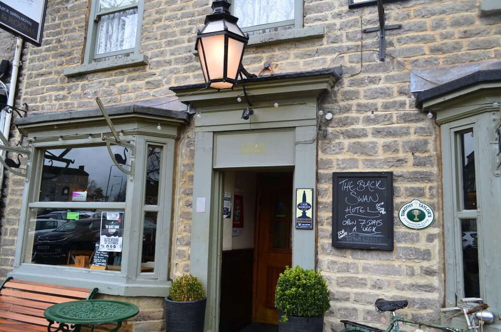 The Black Swan Hotel 2/67