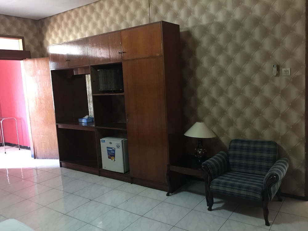 Palapa Hotel 8/50