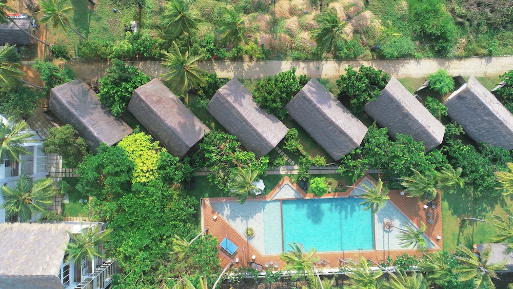 Blue Whale Beach Boutique Resort 23/29