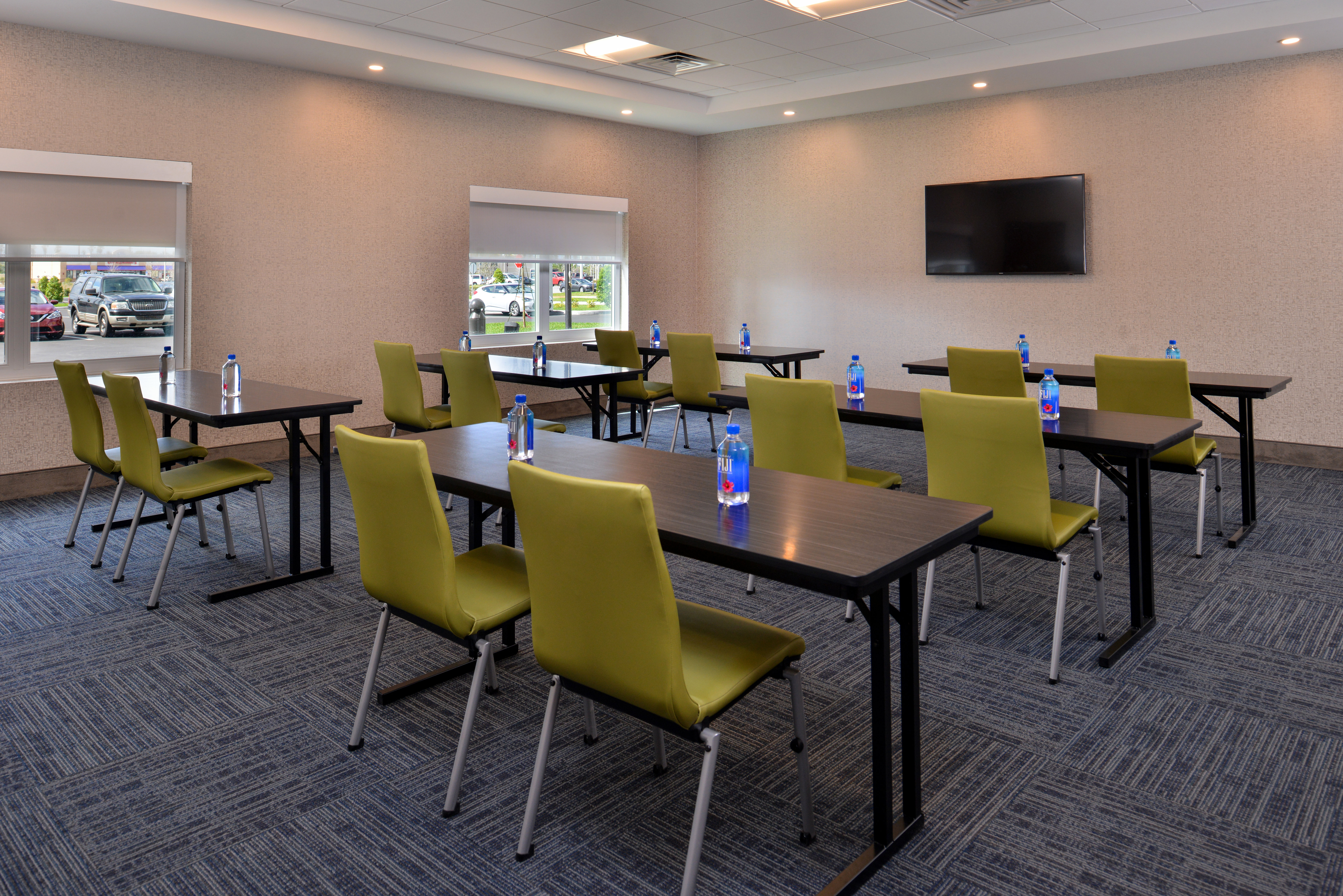 Holiday Inn Express Suites Alachua Gainesville Area 58/73