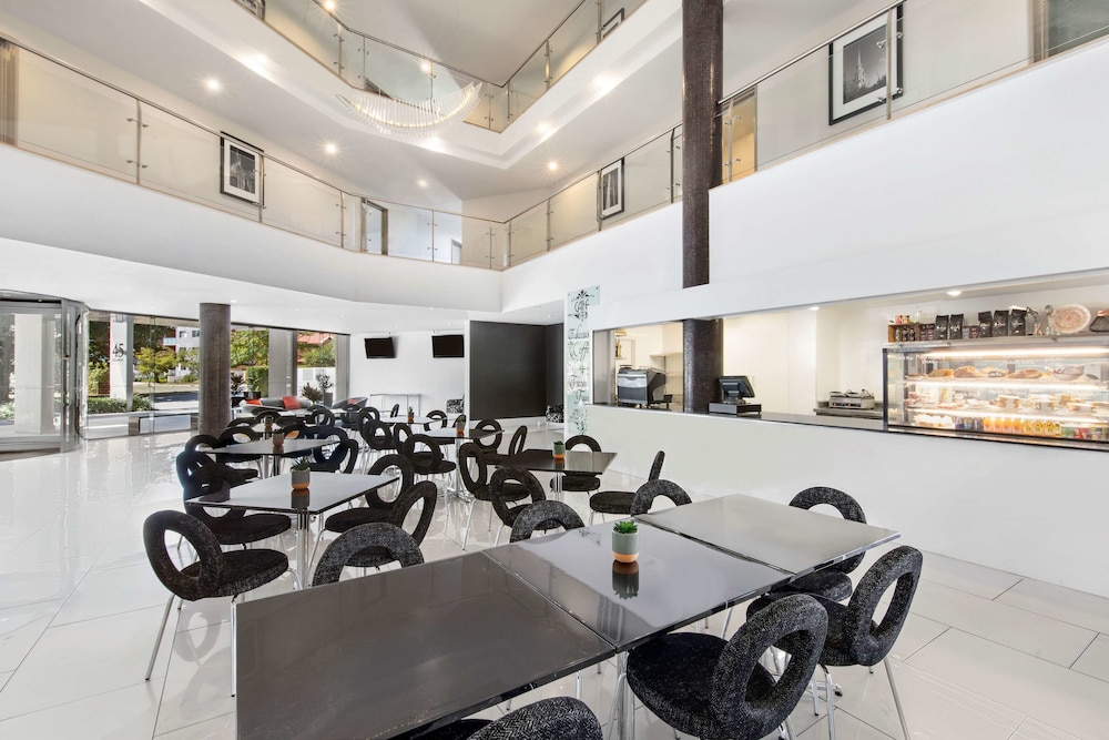 Adina Serviced Apartments Canberra Dickson 29/57