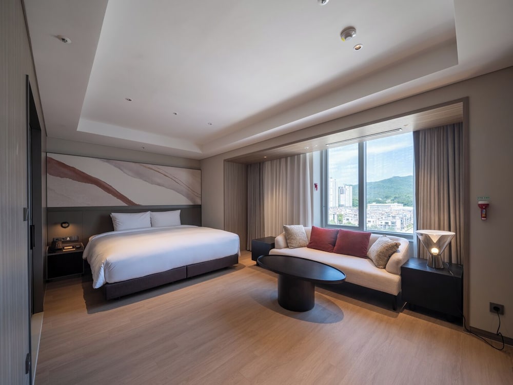 Fitness, Premier, King Bed, Indoor Pool, Corner