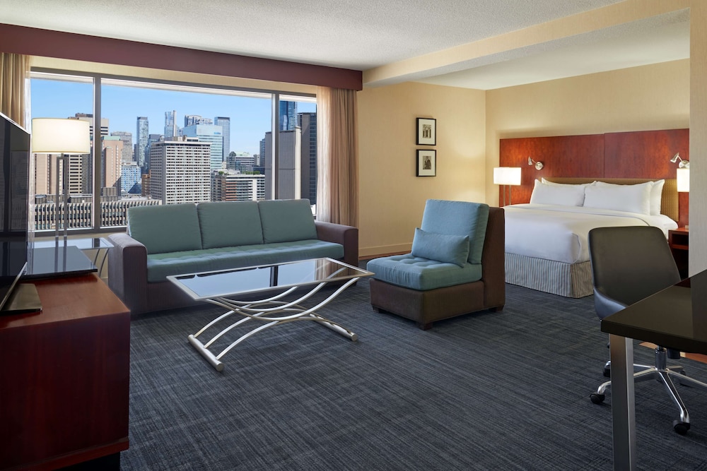 Hilton Toronto 45/75