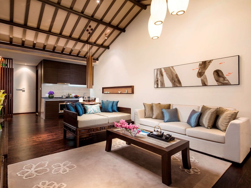 Banyan Tree Huangshan 25/50