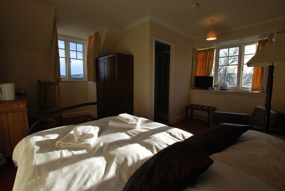 Sun Hotel 4/46