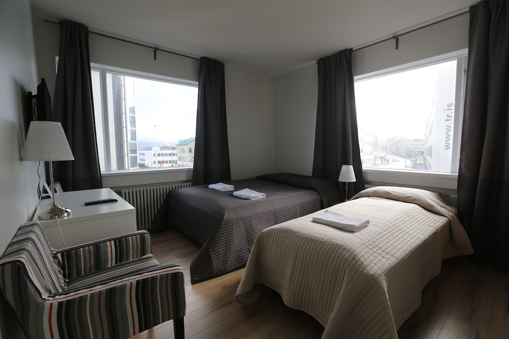 100 Iceland Hotel 11/23