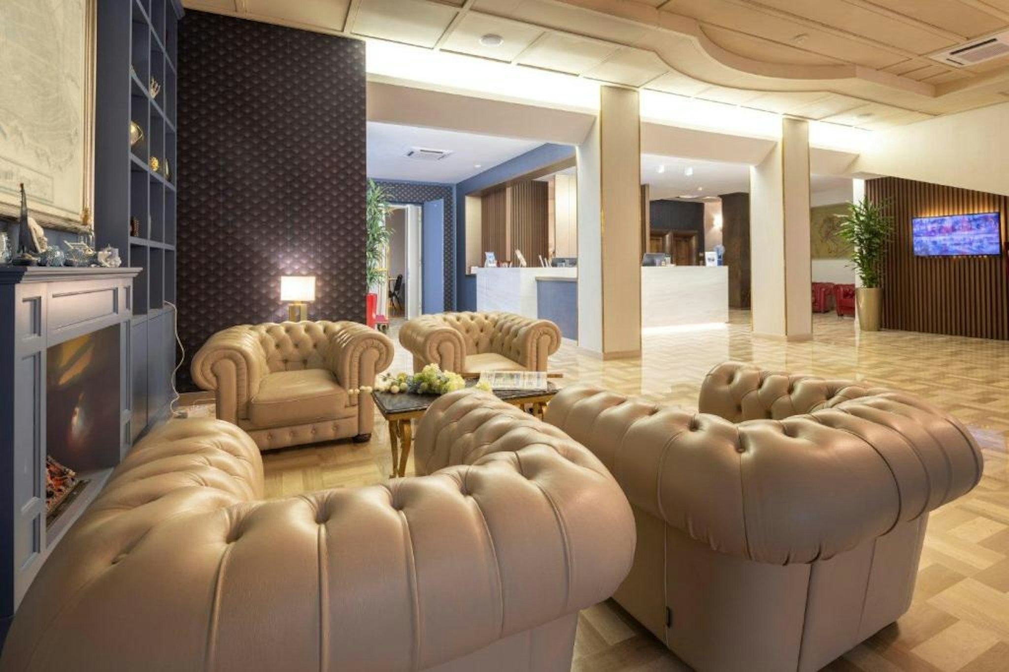Astra Hotel 42/51