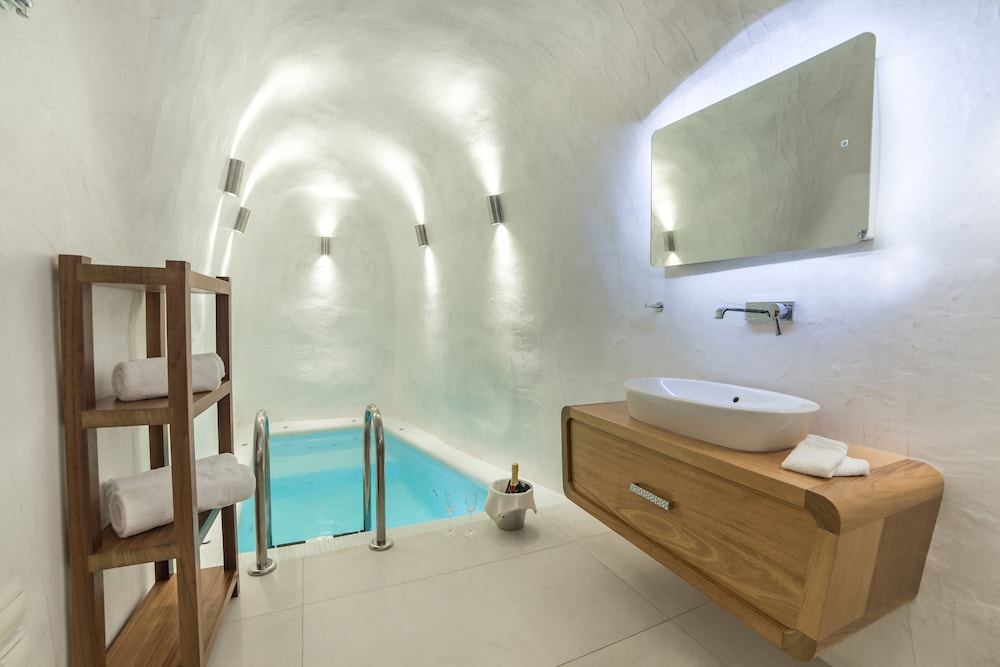 Day Dream Luxury Suites 46/81