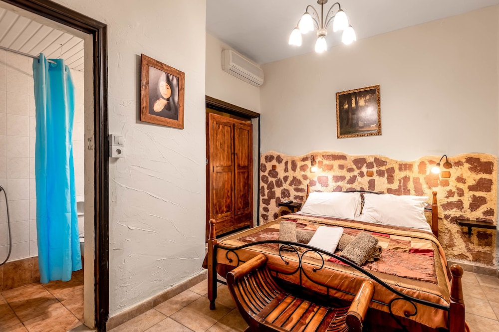 Spot Hotel 18/50