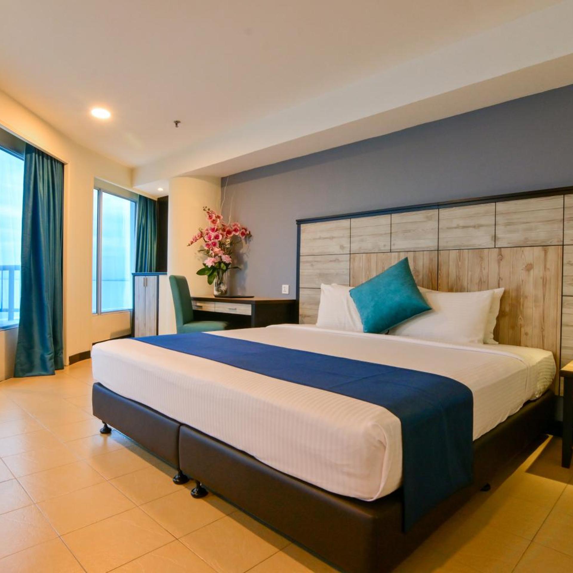 3 Bedrooms, Renovated, Suite