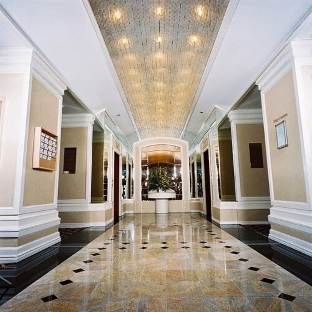 Lobby at Delta London Armouries, LONDON - CANADA