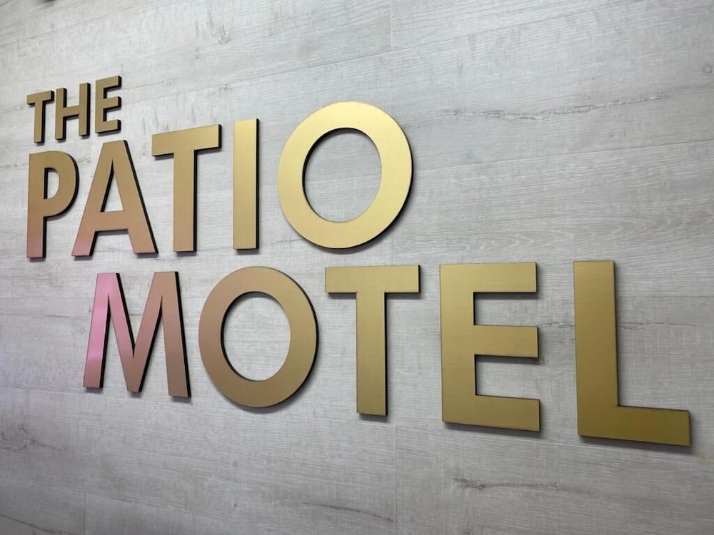 Patio Motel 27/44