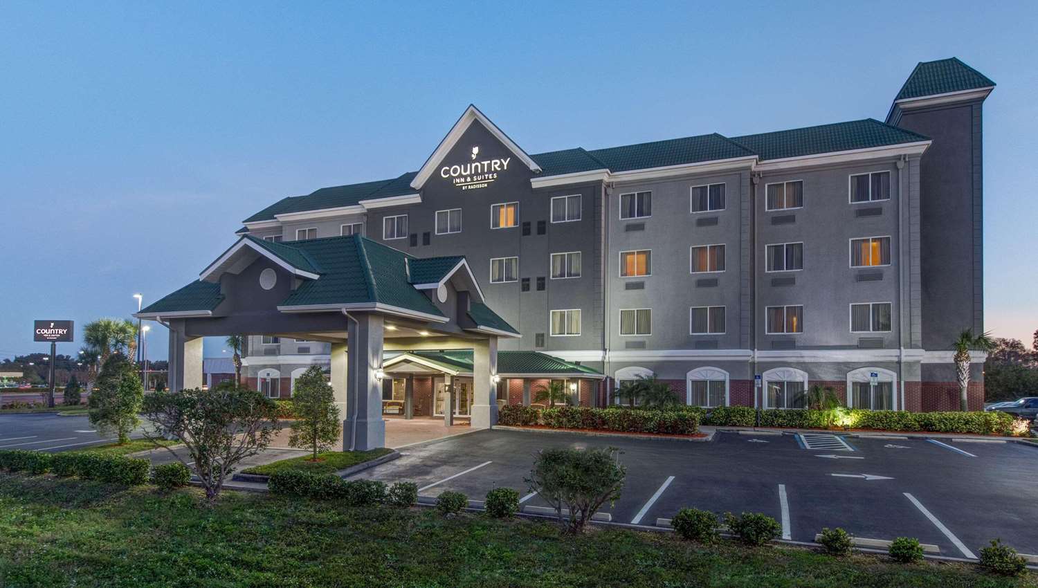 Country Inn & Suites by Radisson, St. Petersburg - Clearwater, FL 5/56