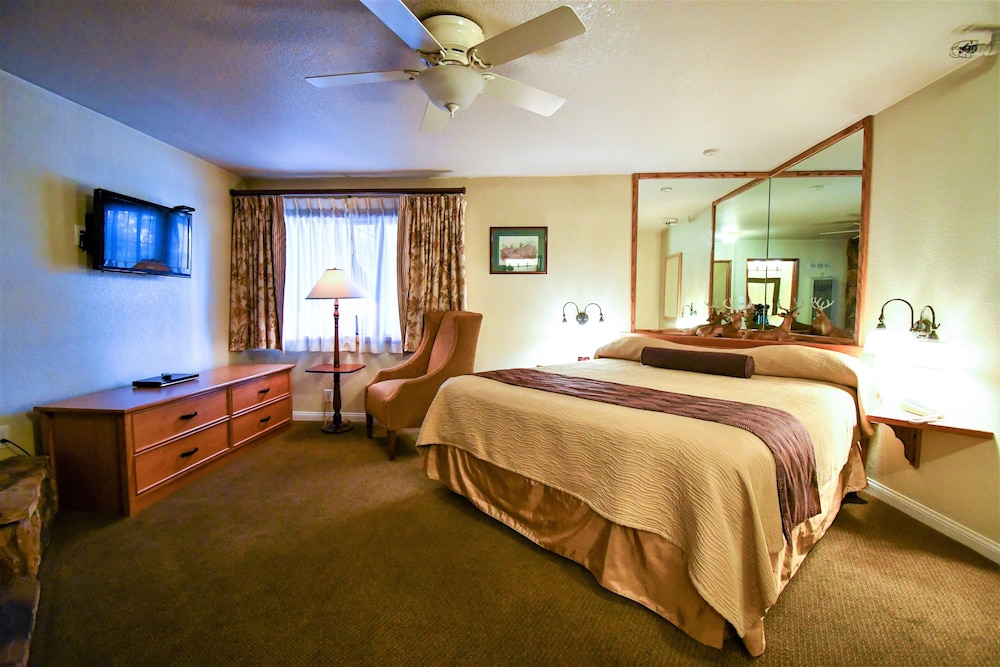 Getaways at Snow Lake Lodge 13/50