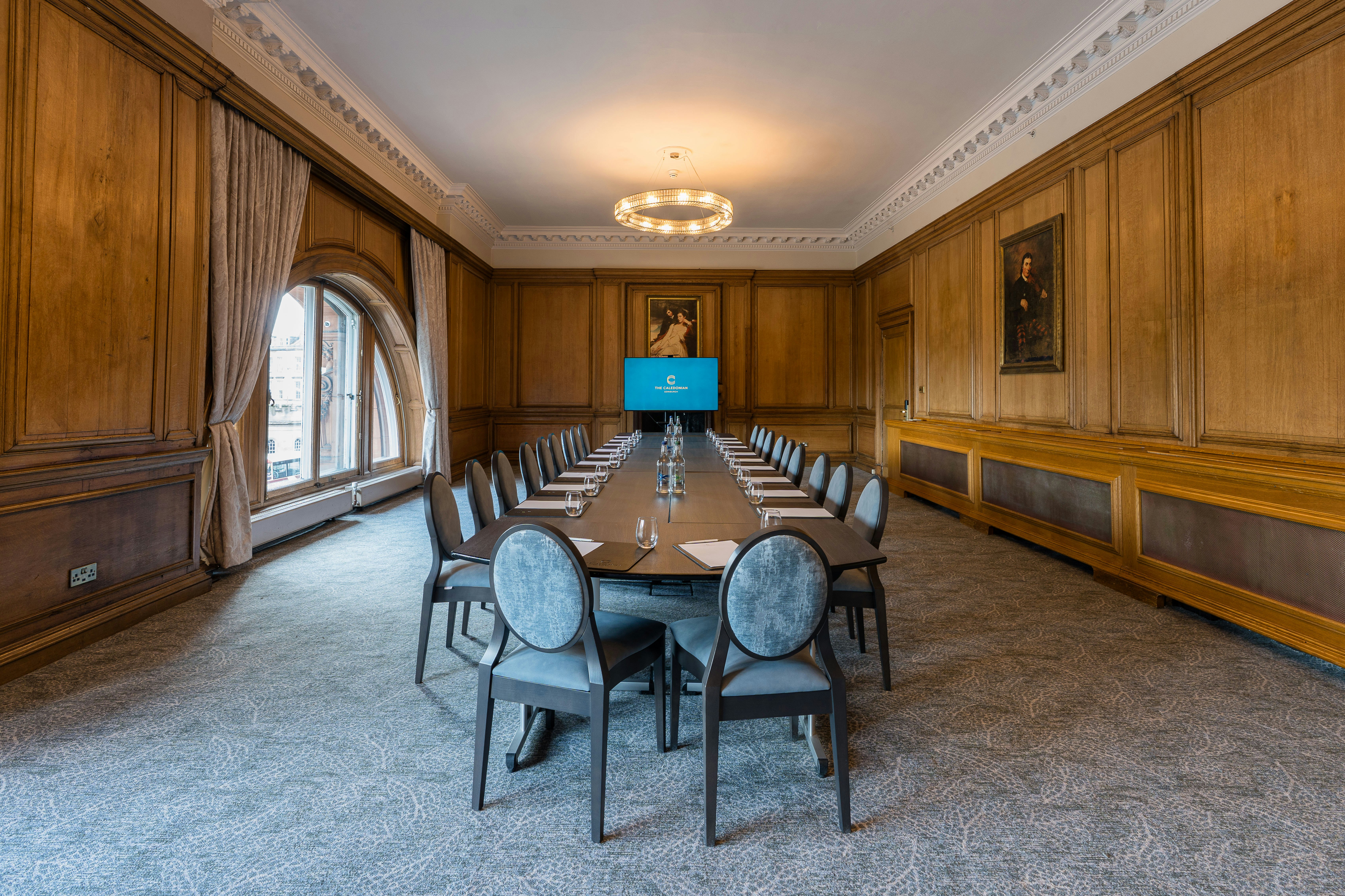 The Caledonian Edinburgh, Curio Collection by Hilton 29/60