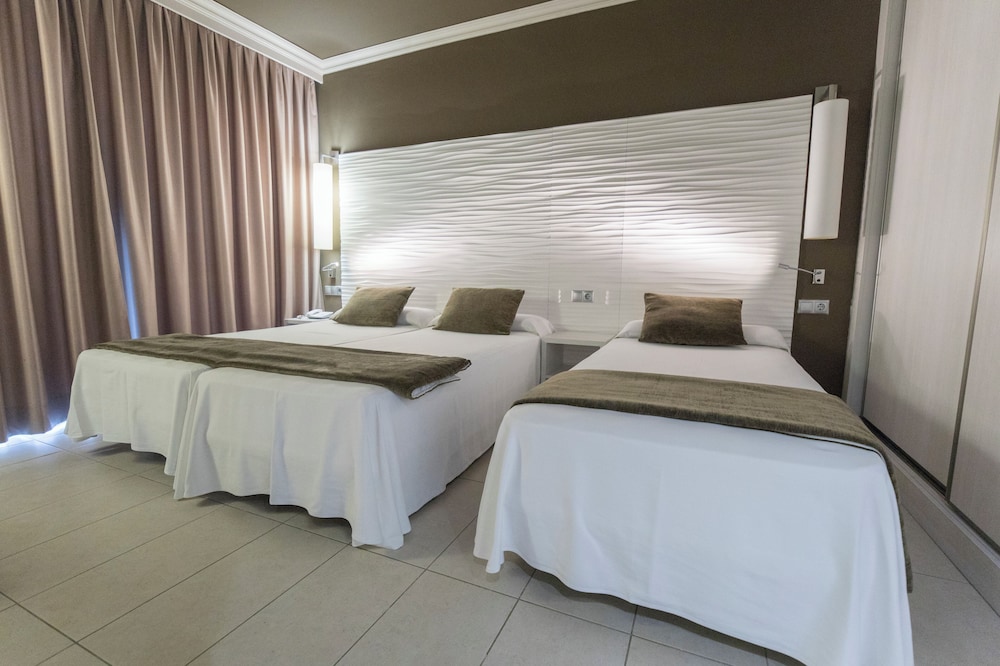 Pool, Family, 4 Beds