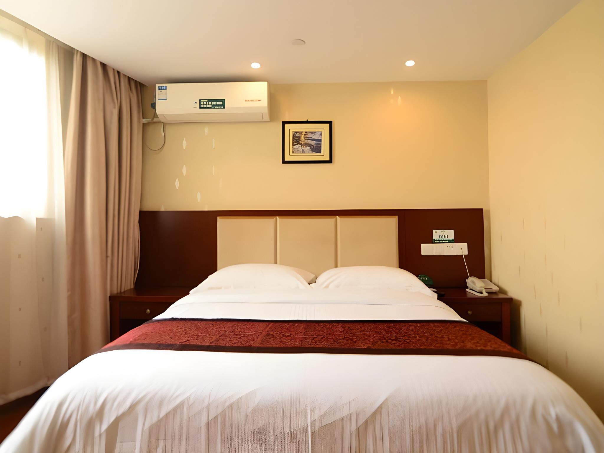 GUEST ROOM, DOUBLE BED