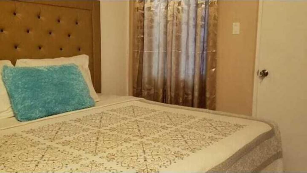 Pinkhibiscus Guest House 34/50
