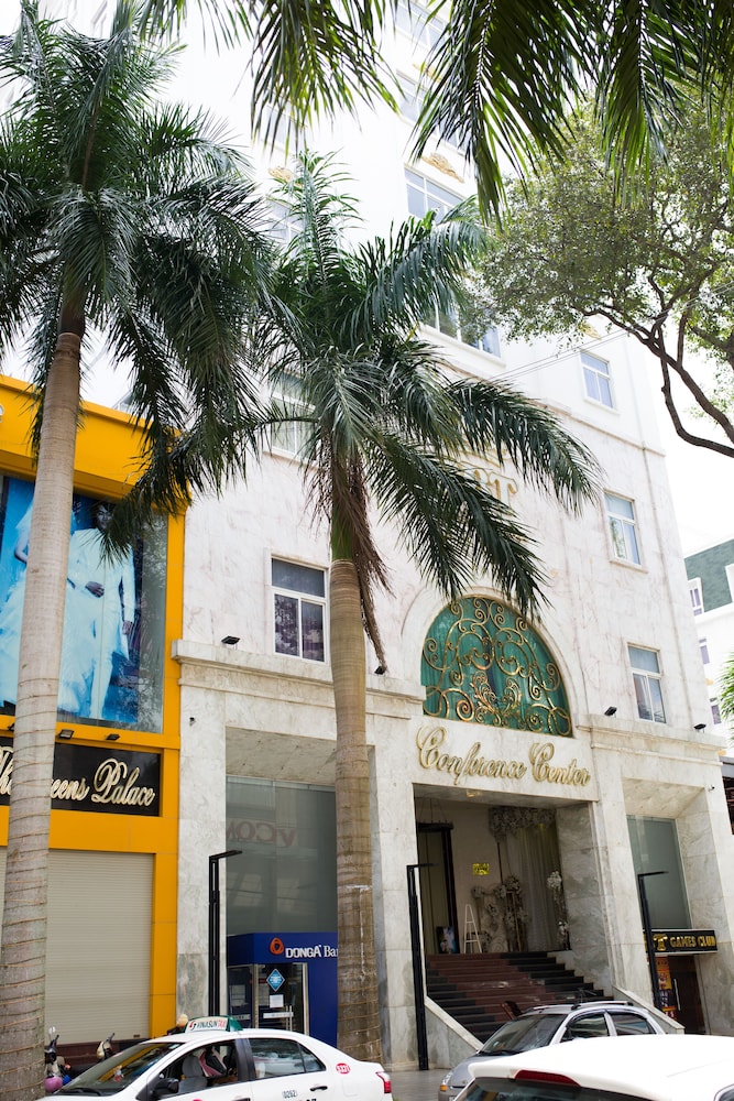 Hai Ba Trung Hotel & Spa 1/38