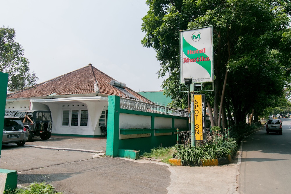 SPOT ON 1707 Hotel Mustika Widyasari 23/29