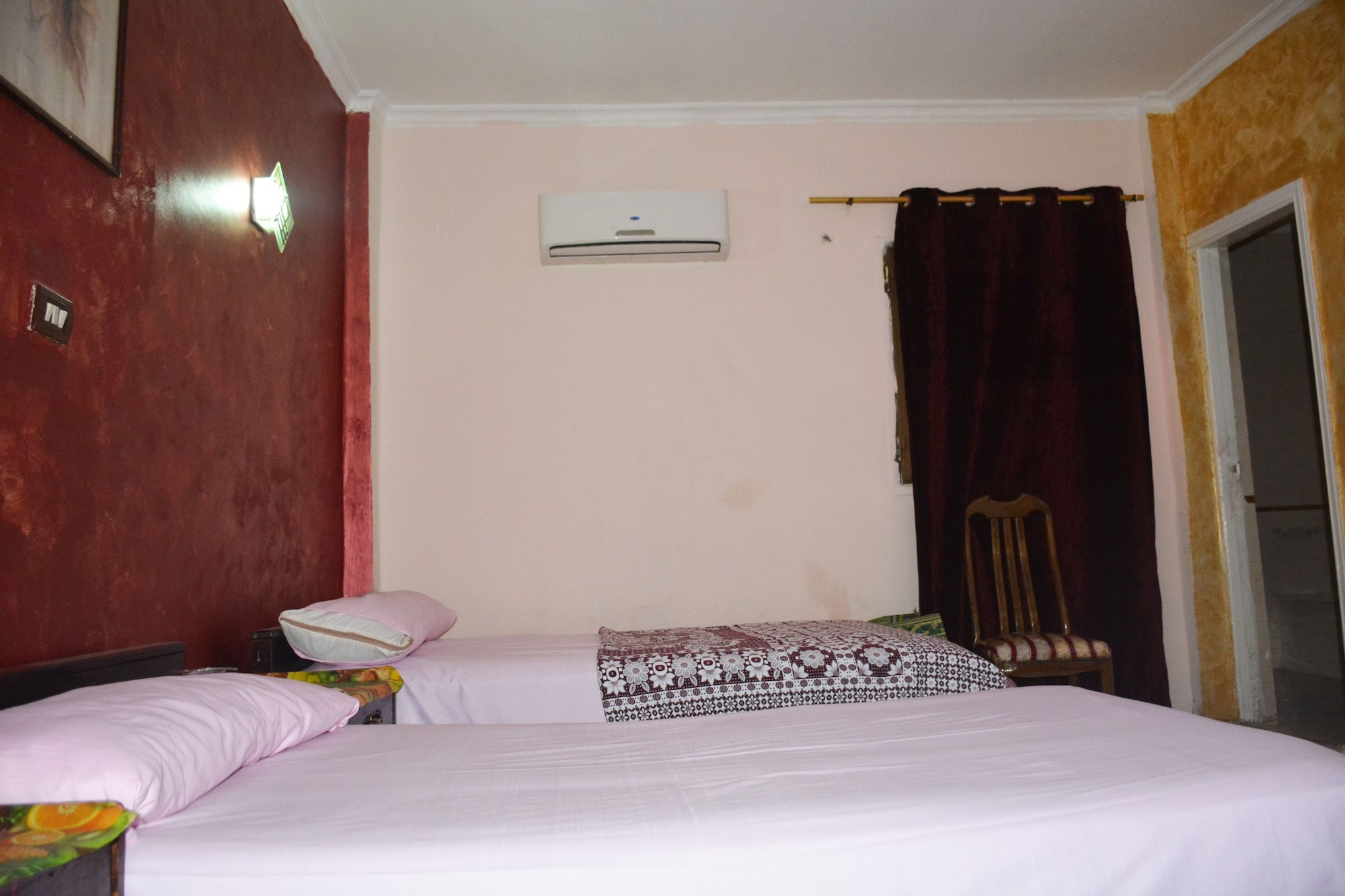 ROOM, TRIPLE