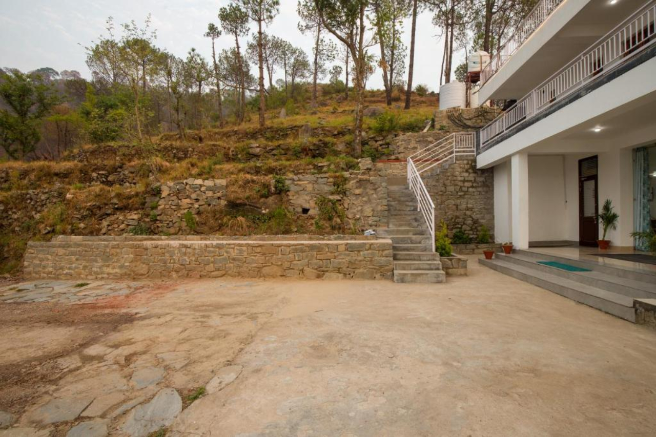 Alaya Stays 5 BHK with Hill View Querencia 13/18