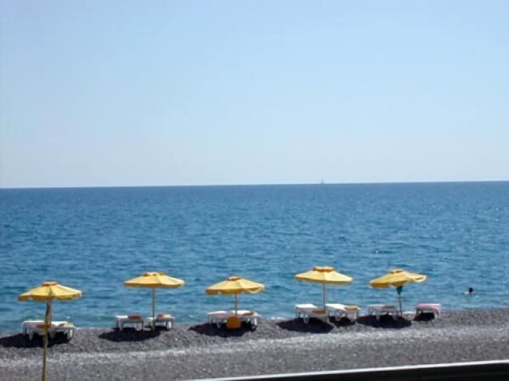 Gennadi Gardens Apartments 13/25