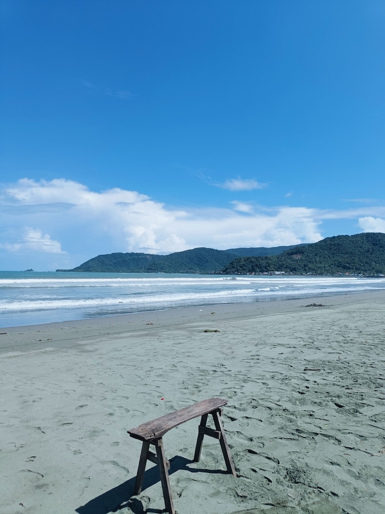 Pacific Waves Inn 44/52