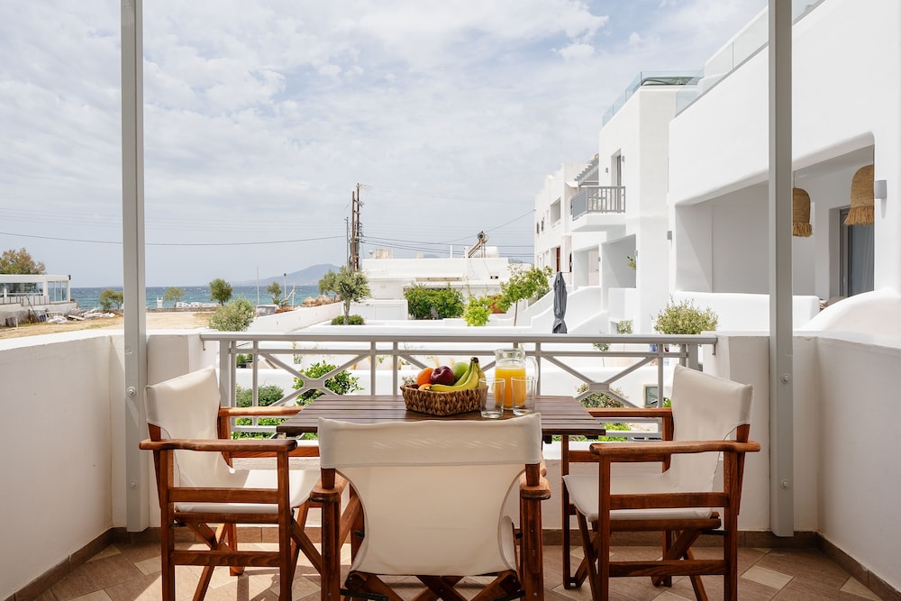 Erato Inn 43/50