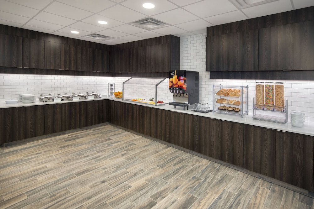 Residence Inn by Marriott Indianapolis Keystone 8/40